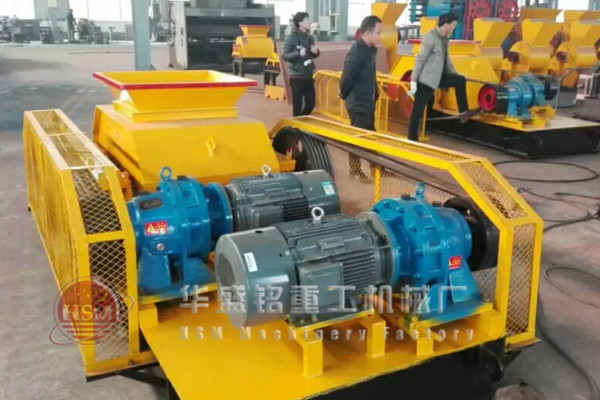 對輥破碎機(jī)發(fā)貨